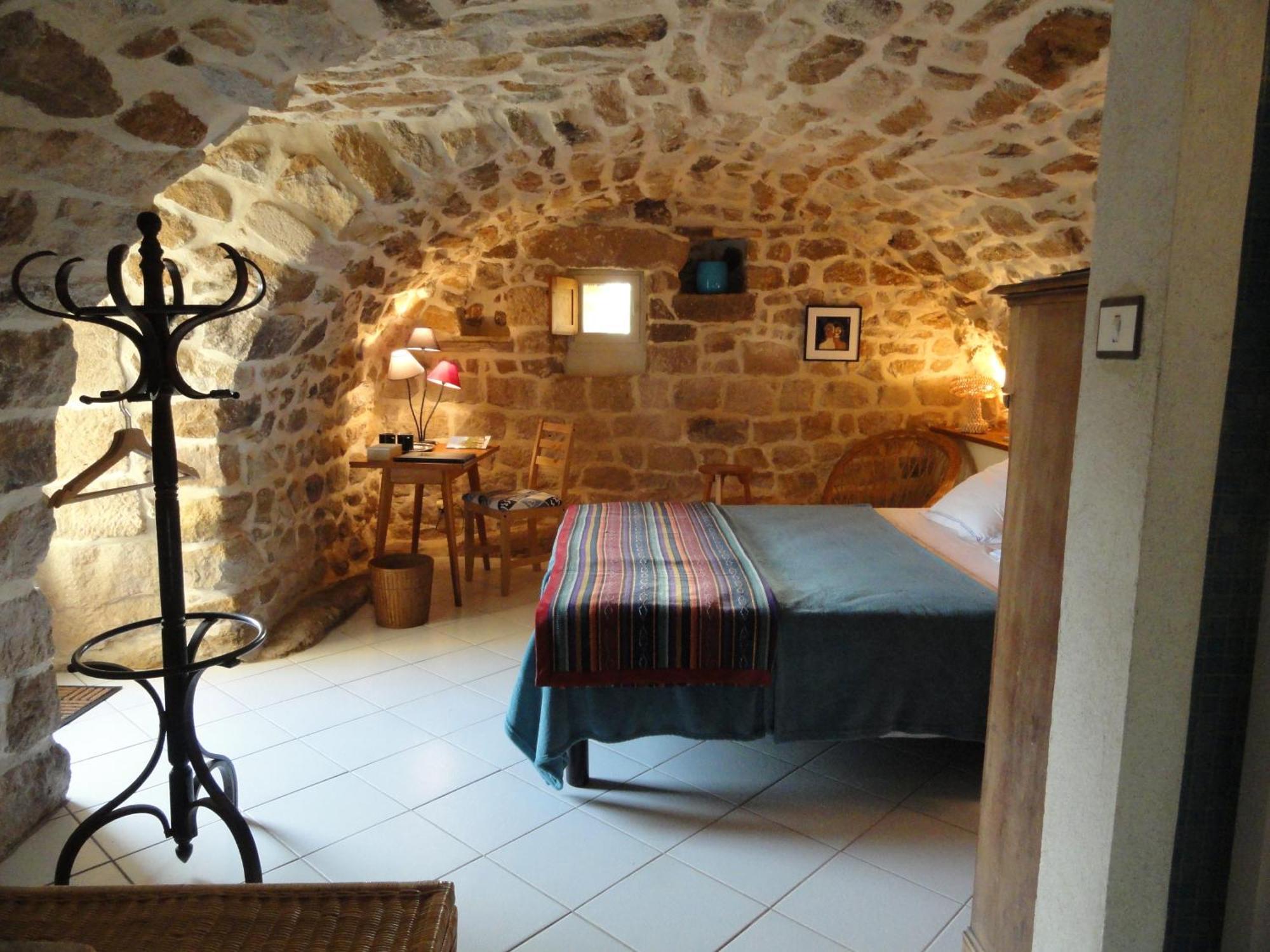 Chambre D'Hotes Au Creux Du Chambon Joyeuse Rum bild
