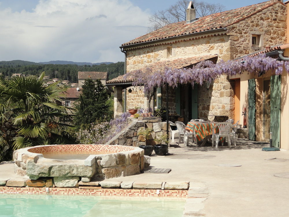 Chambre D'Hotes Au Creux Du Chambon Joyeuse Exteriör bild